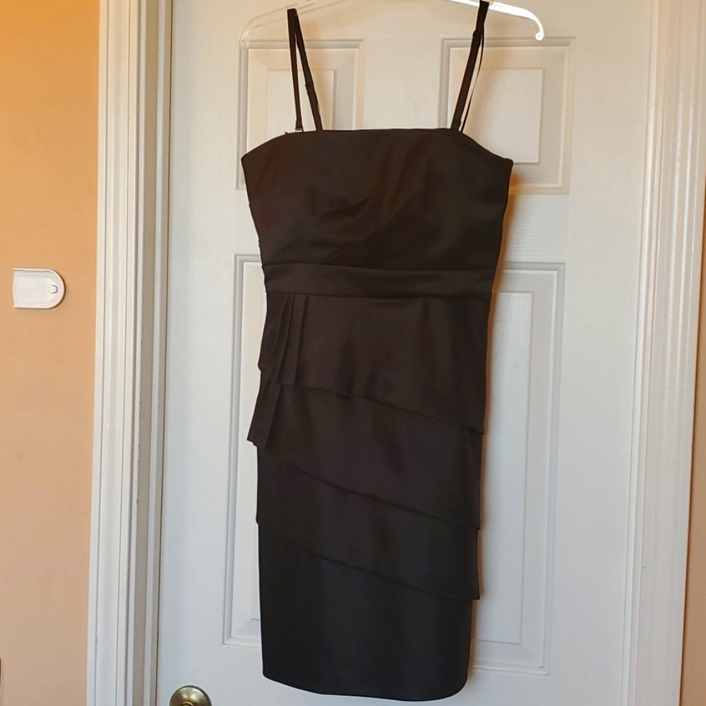 ๐บ3 For $10 JS Collections Cocktail Dress - Picture 2 of 16
